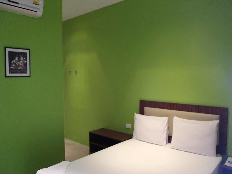 Palm Inn Khok Kloi Exterior photo